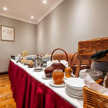 Woodstock מלון אניס